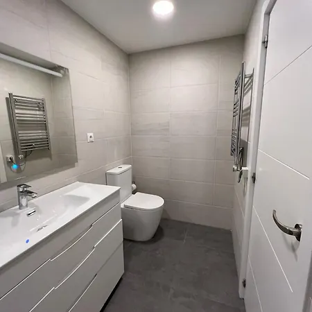 Apartamentos EconoStay Plaza de España-3